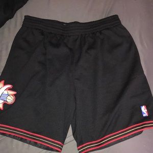 Mitchell & Ness 76ers shorts size XL